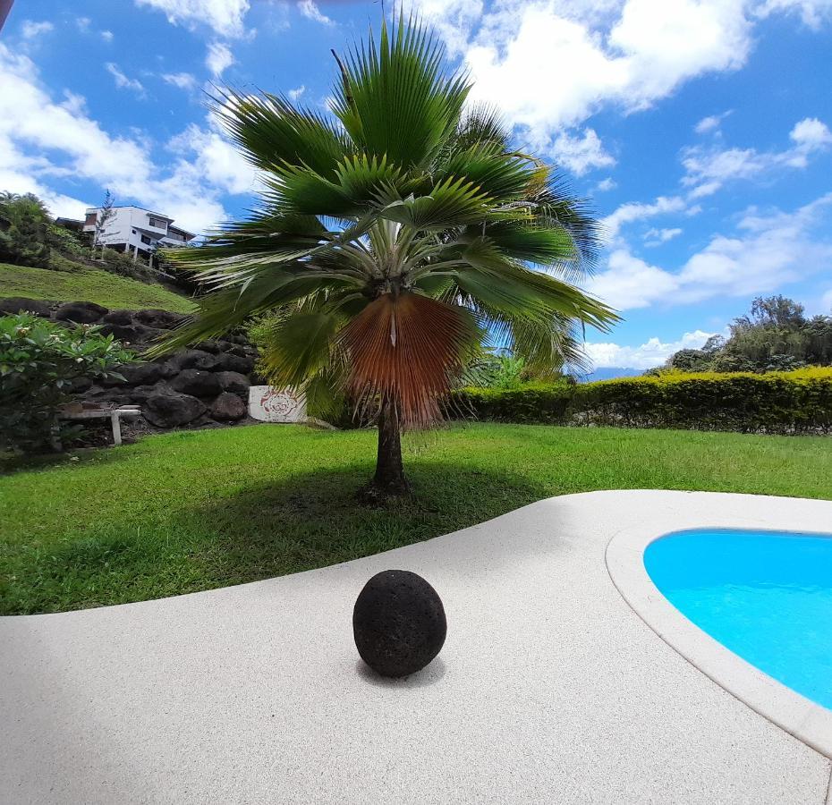Le Tiki Rouge Villa Punaauia  Luaran gambar